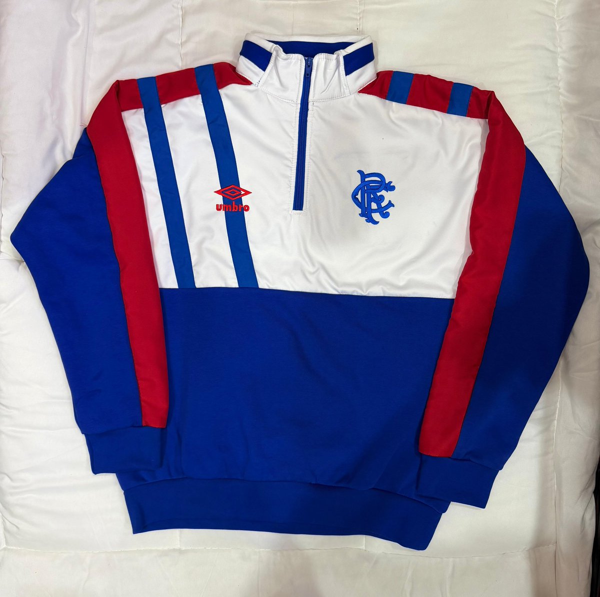 Vintage_Gers's tweet photo. One last giveaway of this going live @ 6pm tonight 

These are sold out and already in production but we will give one more away to a lucky winner

If you have bought you can have a second free or refund on the one you purchased 😁

#RangersRetro #Vintagegers https://t.co/GQ9W5wyWi5