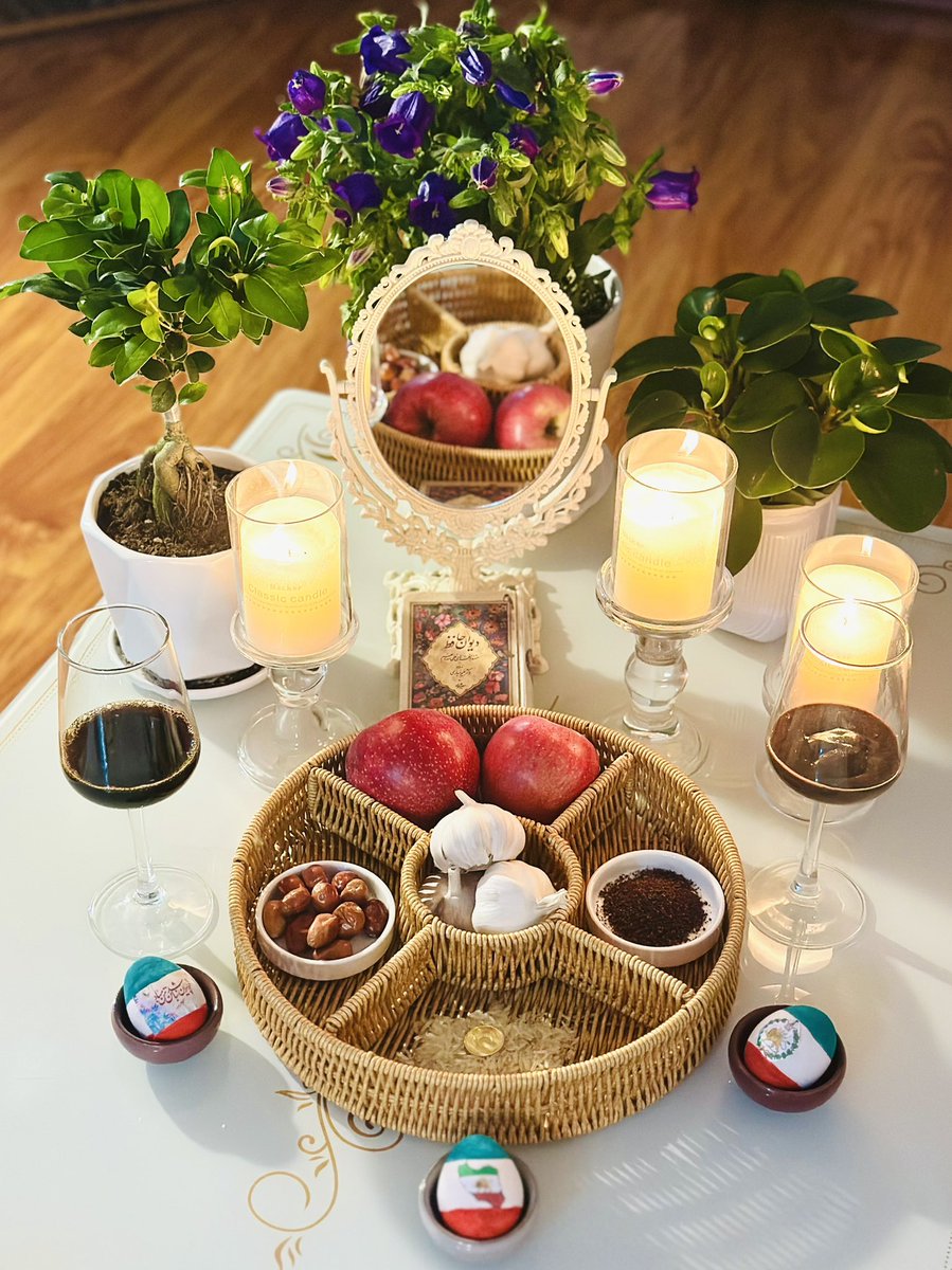 سال نوی همتون مبارک دوستایی که ندیدمتون ولی روز و شب با همیم. همگی سال دیگه نوروز رو ایران کنار خانواده هامون جشن میگیریم🌱🥂
#KingRezaPahlavi‌ForIran