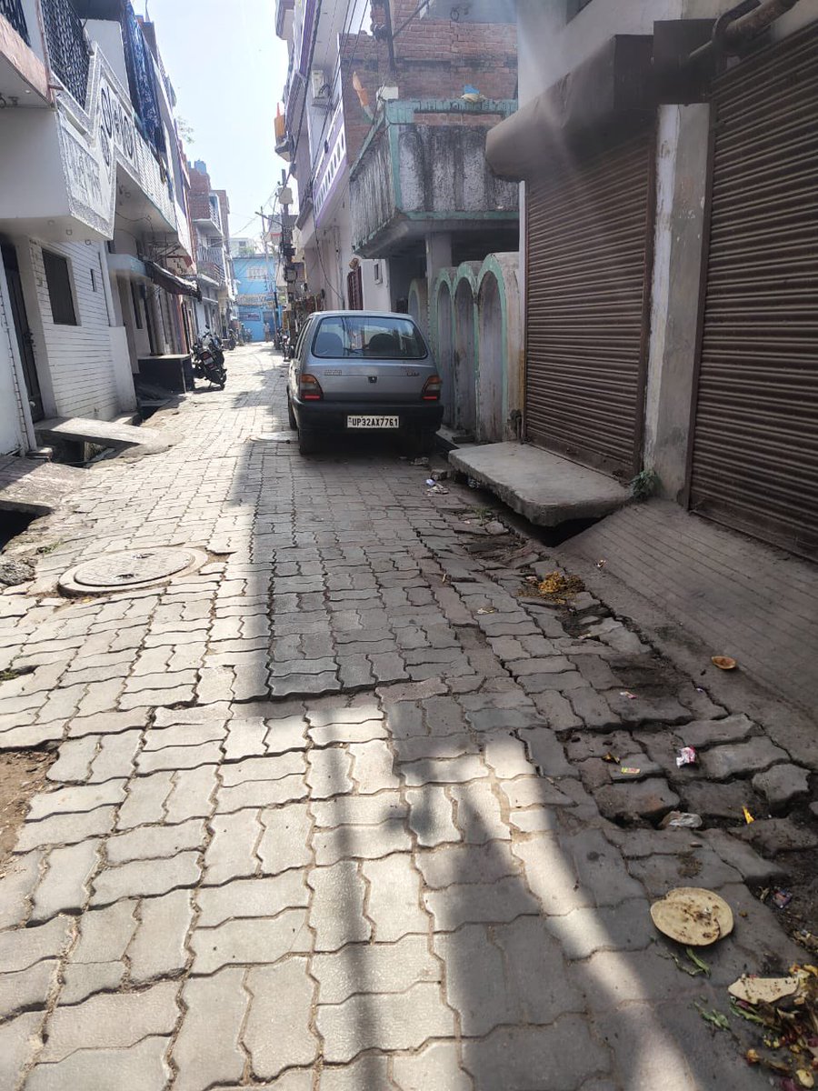 Shiva_y10's tweet photo. Illegal parking issue in Triveni Nagar, Lucknow. Neighbour’s car UP32 AX 7761 is repeatedly parked in front of my house gate, completely blocking entry/exit. It is also causing damage to my property and blocking access for emergency vehicles like ambulance.@CMHelpline1076 https://t.co/LmMvbgUvYD
