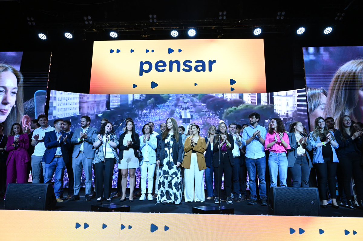 Pensar Futuro <a href="/fpensar/">Fundación Pensar</a>.
