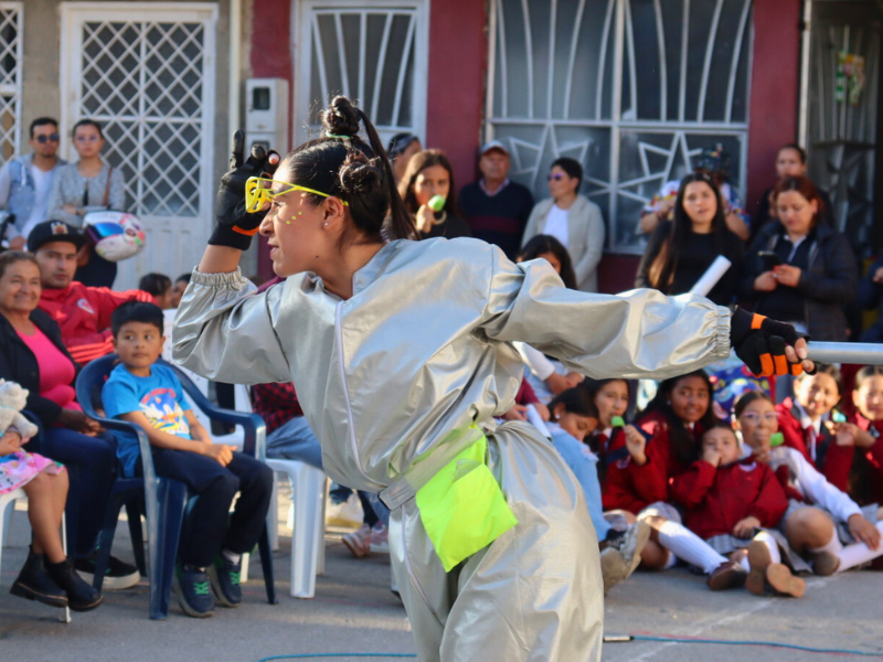 KioskoTeatral's tweet photo. A partir de mañana disfrute del XI ENCUENTRO INTERNACIONAL DE LAS ARTES POPULARES DE SOACHA. Una programación con invitados latinoamericanos para toda la familia. Más info en la sección Noticias de https://t.co/3n9IWwyBHO: https://t.co/mg2IASOFWC https://t.co/KMfMlD16cv