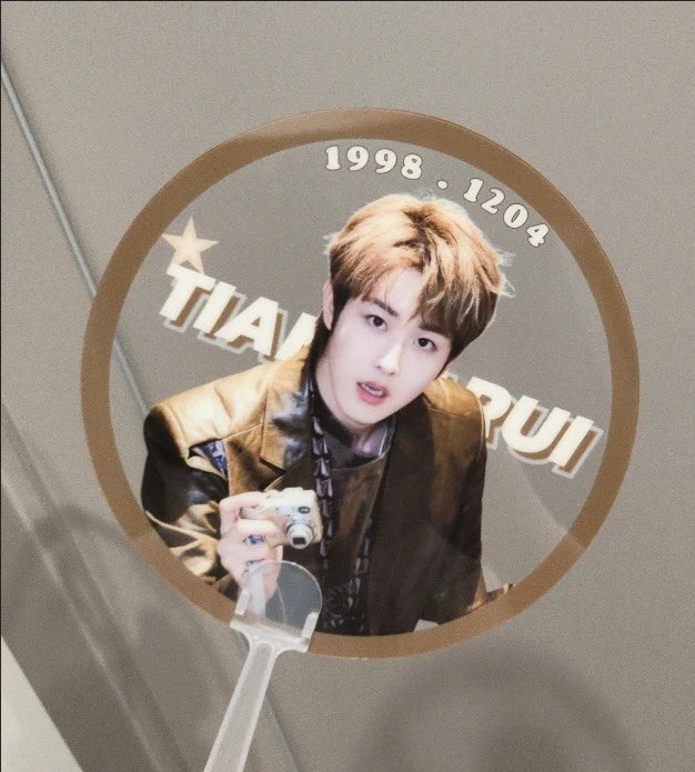 ช่วงนี้มีคนหาพัด รอไปคอนไหมคะ 

มีทดลองโรงงาน
**รูปเป็นงานที่โรงงานผลิต**

พัดใส - PVC รวมด้าม
ขนาด 17.8cm

⭐️ 50 ชิ้น 475 บาท
⭐️ 100 ชิ้น 730 บาท 
⭐️ 200 ชิ้น 1390บาท

📮ค่าส่งในไทย 50 บาท

สนใจ dm ได้เลยค่ะ

#รับทำgiveaway #รับทำของแจก