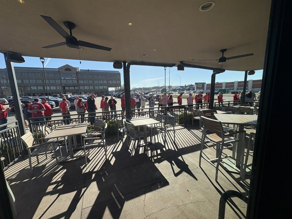 93.7 The Ticket tweet media