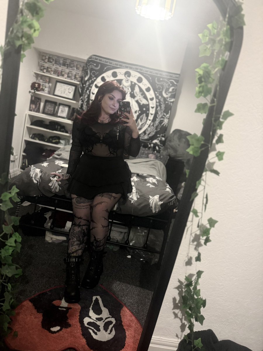 𝕸𝖔𝖔𝖓 🌙⛓🗡️ tweet media