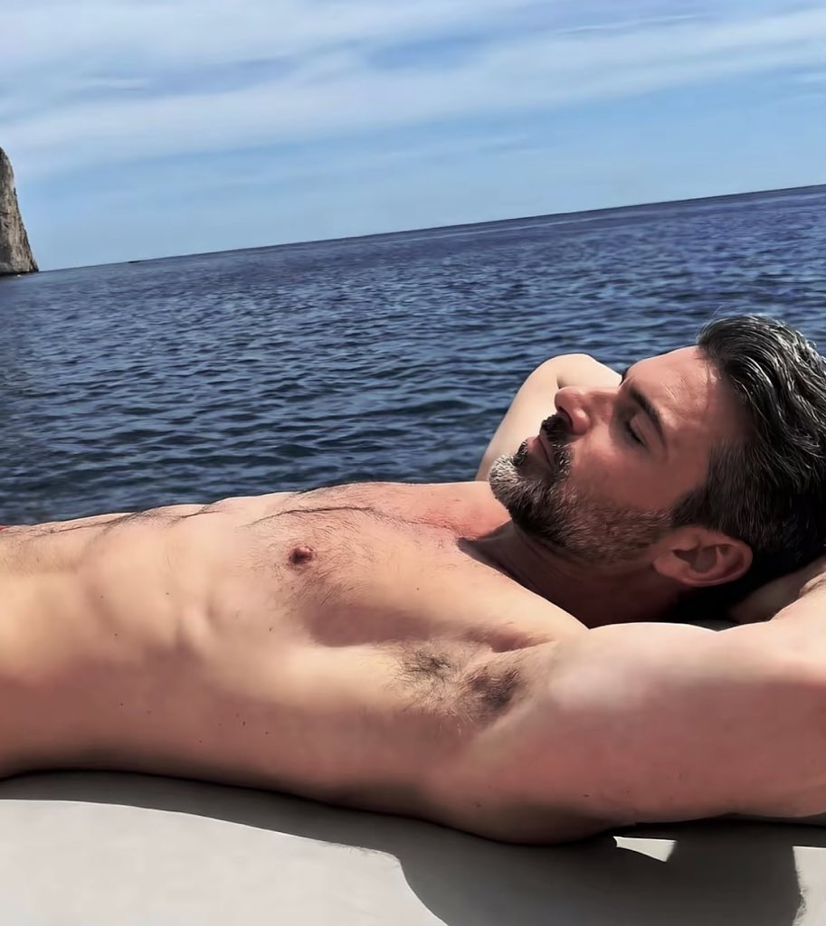 #ᴍɪᴋᴀᴇʟsᴏɴ

Daddy needs to rest, don’t do dirty things to him.