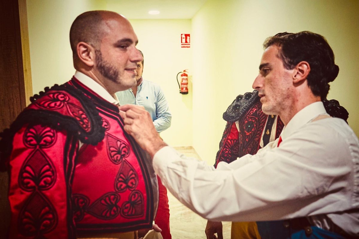 InfoSEspla's tweet photo. ¡Feliz día de San José!

También, a los que hoy es su onomástica.

Pero, en especial, a los mejores padres, @juanantonioespla , @photocurro y Paquito Esplá ✨

#sanjose #díadelpadre https://t.co/5dAXXXkRru