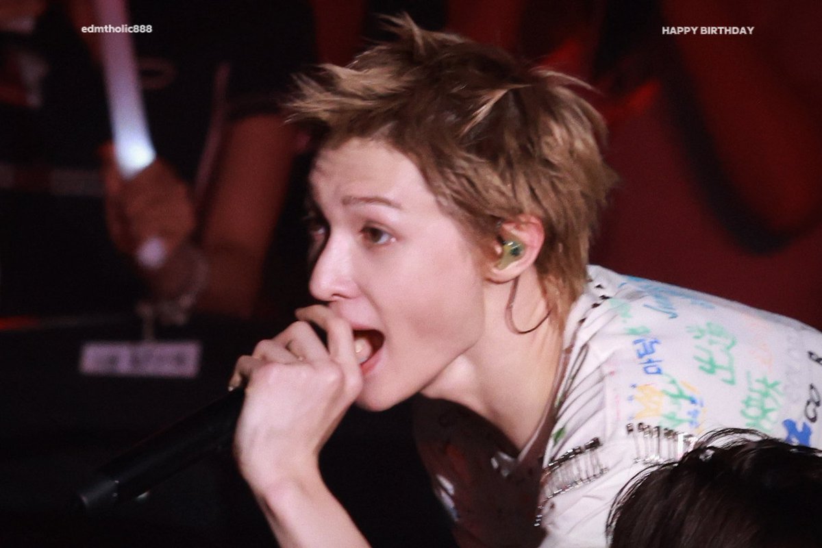 edmtholic888 tweet media