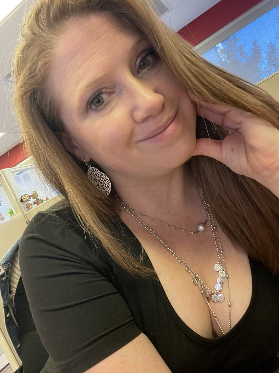 Just Erin 🍷🦄 tweet media