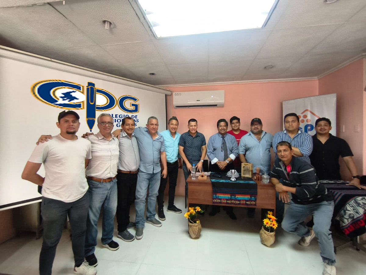 CPGuayas's tweet photo. 𝐓𝐨𝐫𝐧𝐞𝐨 𝐈𝐧𝐭𝐞𝐫𝐦𝐞𝐝𝐢𝐨𝐬 𝐝𝐞 𝐅𝐮𝐥𝐛𝐢𝐭𝐨 𝐝𝐞𝐥 𝐂𝐏𝐆 𝐚𝐯𝐚𝐧𝐳𝐚 𝐜𝐨𝐧 𝐩𝐚𝐬𝐨 𝐟𝐢𝐫𝐦𝐞

Representantes de la Comisión de Deportes del CPG se reunieron con representantes de los equipos del Primer Torneo Intermedios de Fulbito.

https://t.co/4LEaVwQmPr https://t.co/iBd5oOz4pa