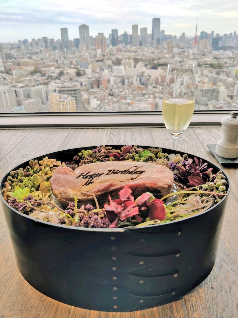 saisonO2's tweet photo. 27歳になりました🥳 https://t.co/ddu3eJPuDJ