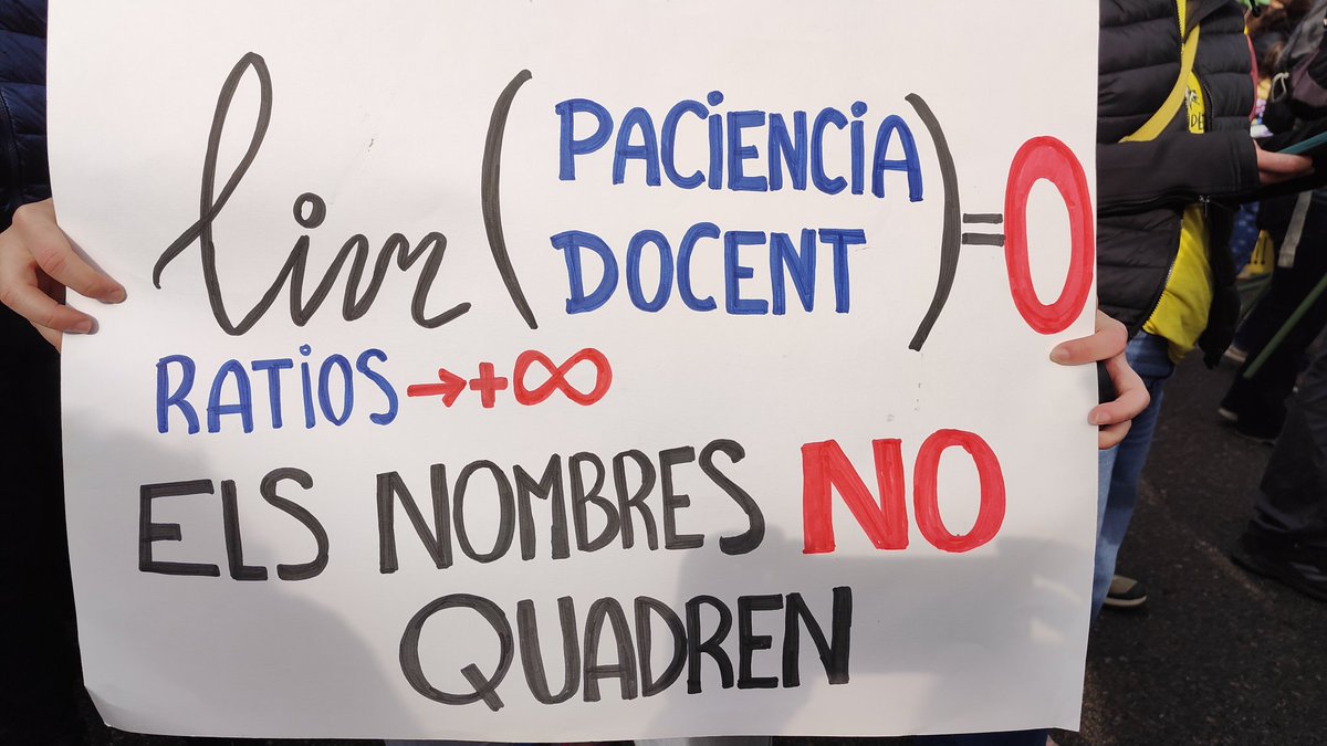 Carles_MB's tweet photo. @bthoilliez @sindicat Pancarta vista avui a la mani de Girona 
#VagaEducació #pancarteseducatives https://t.co/4cN7EzVC22