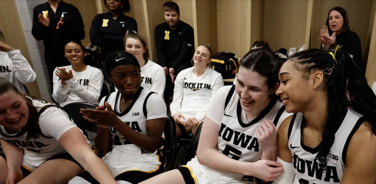 Mike Hlas tweet media