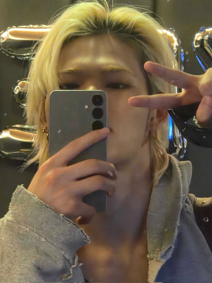 𝝑𝑒 tweet media