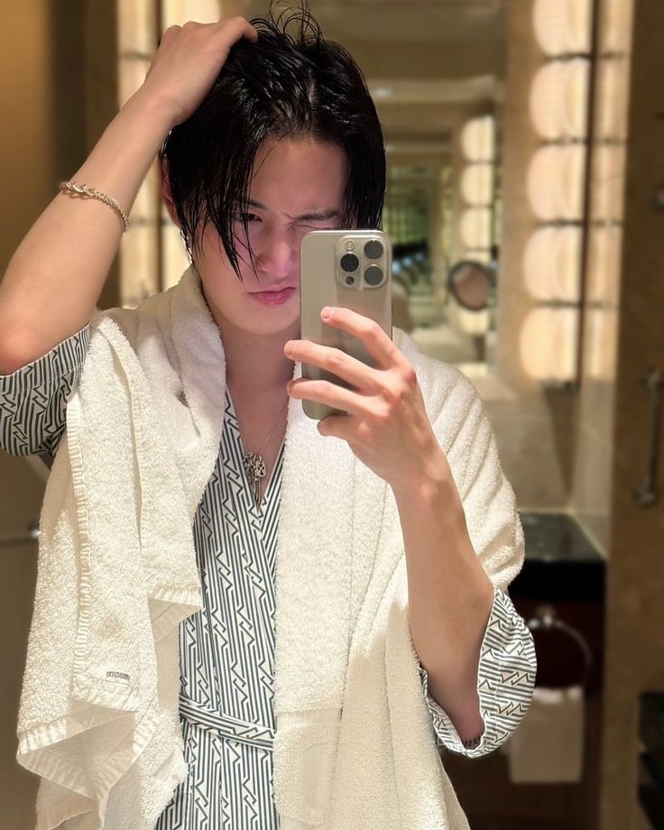 𝝑𝑒 tweet media