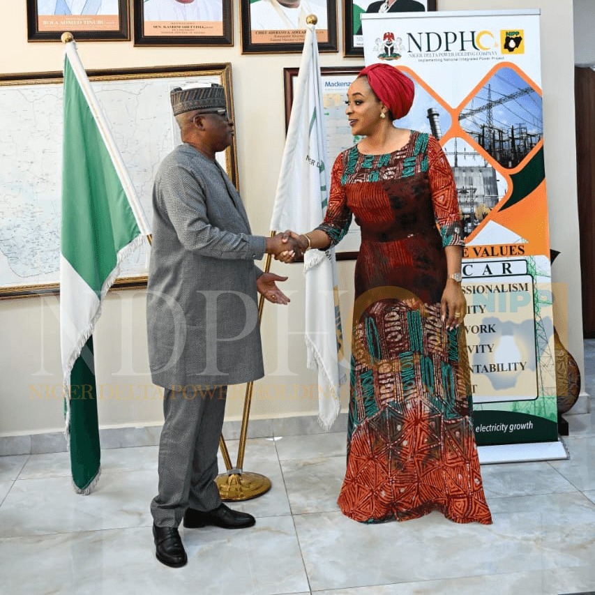 TigbeP's tweet photo. Le Nigéria (#NDPHC) se dit prêt à augmenter ses exportations au-delà des 75 MW actuels pour répondre à la forte demande de la #CEET. Un boost d'énergie crucial pour nos industries et nos foyers.
#Togo #Nigéria #Energie #CEDEAO https://t.co/iDa7uE036A