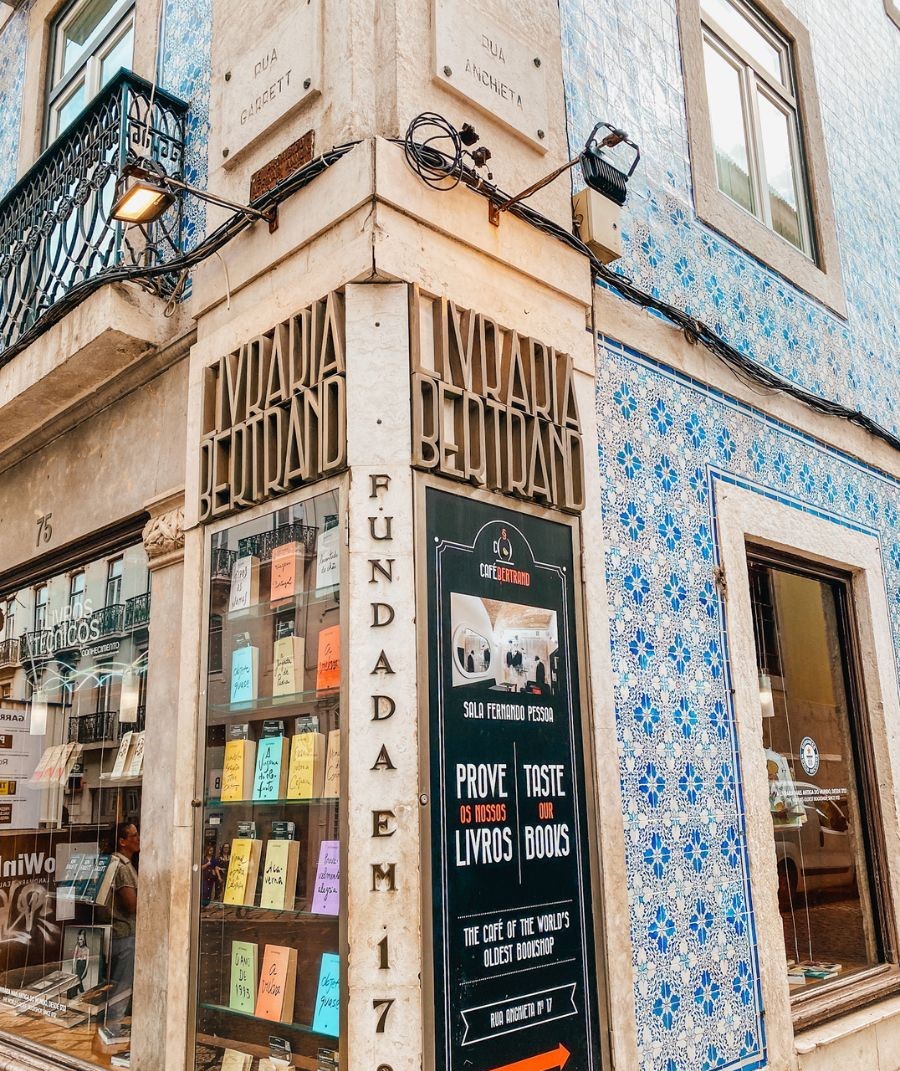 Utangaç Adam tweet media