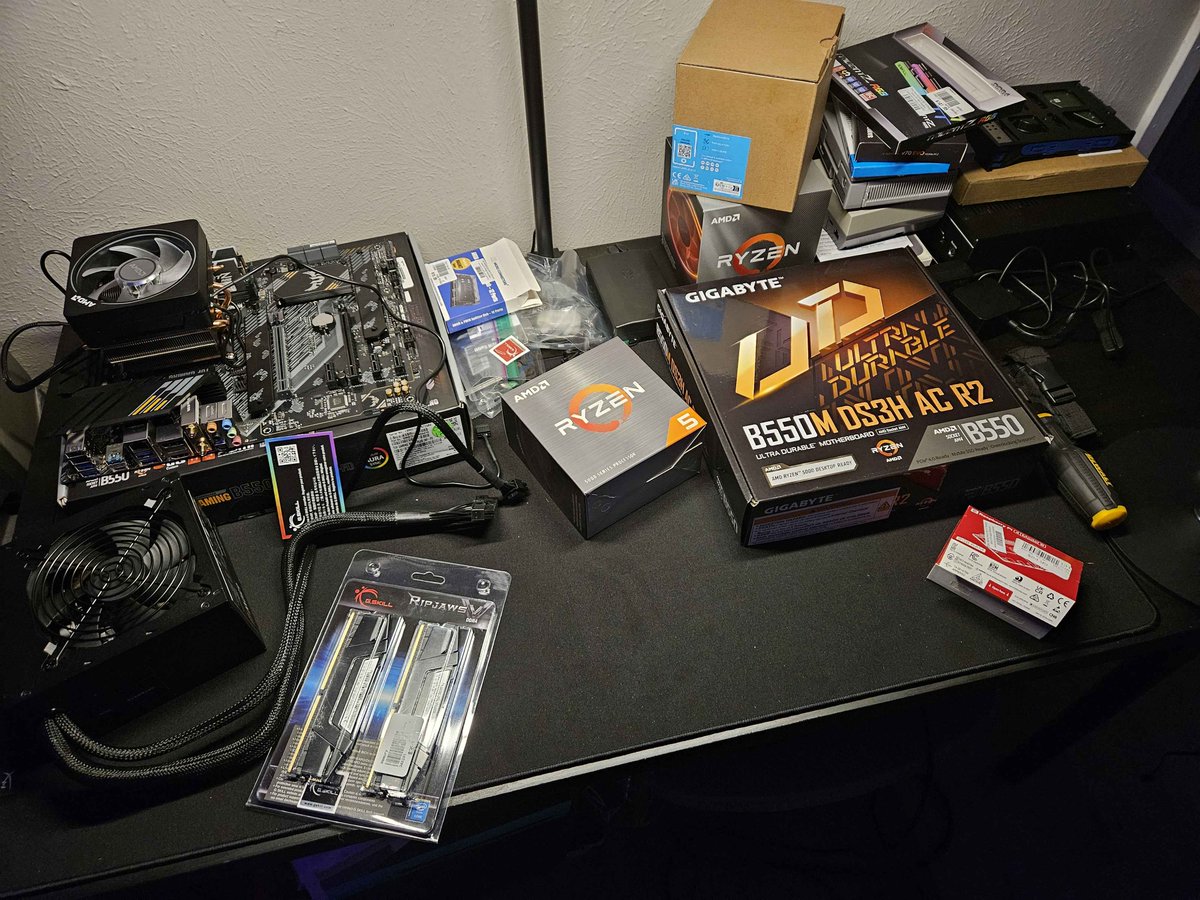 GRAYR1V3TH3AD tweet media