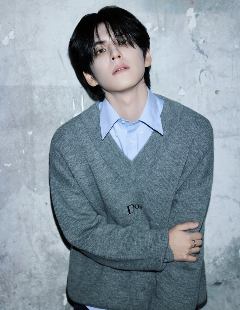 아니 이착장 원필이 반바지였네 ㅁㅊ