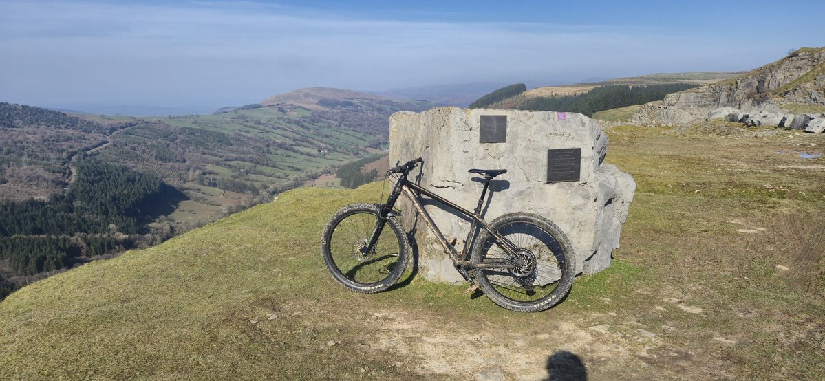 yoadrian100's tweet image. Perfect weather for a xc ride up to trefil quarry , finally can appreciate the views #hardtail #xcadventures #gettingfitter @DerekTheWeather @Sue_Charles