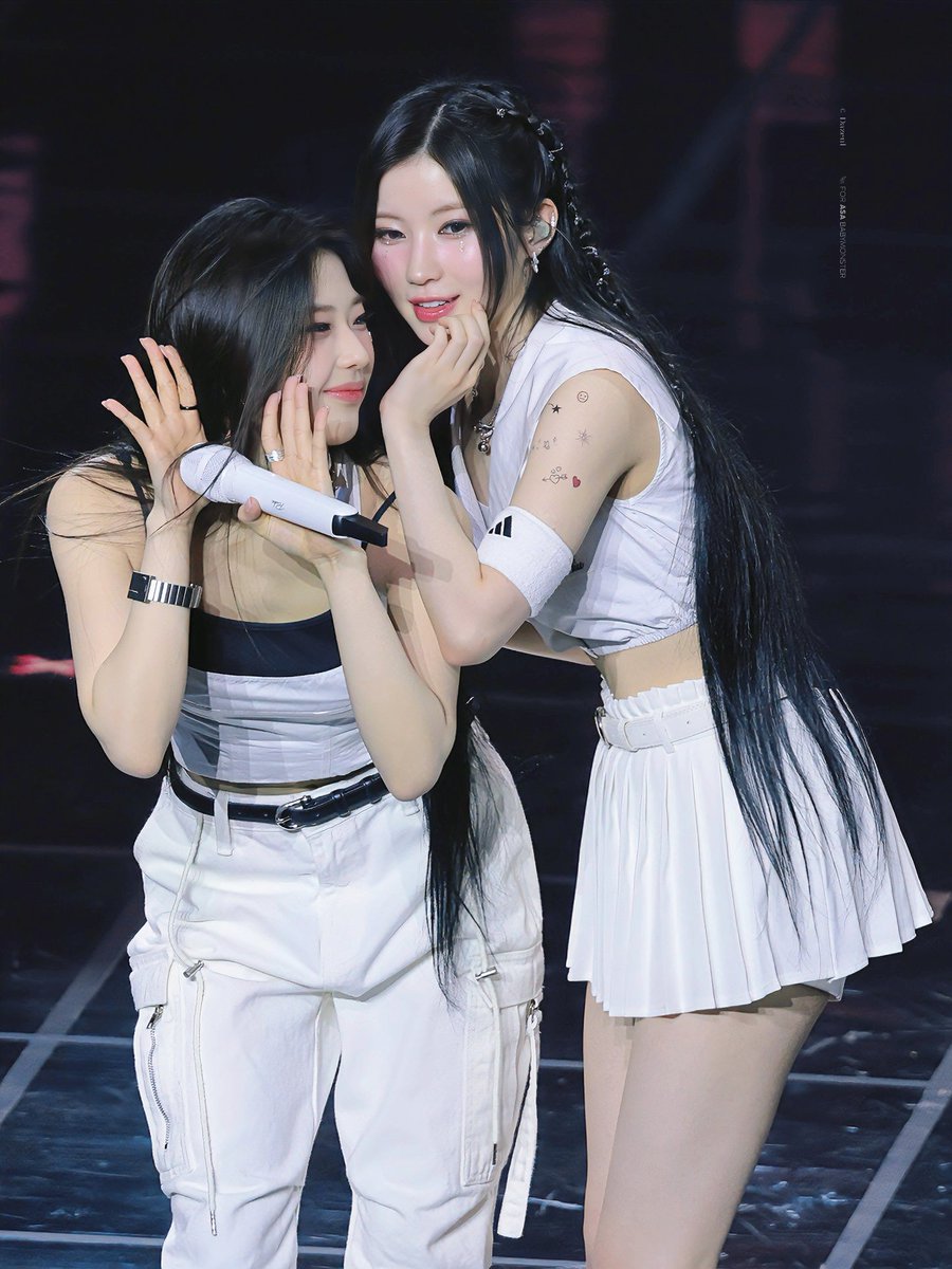 다즐 🐰🎀🖤 tweet media