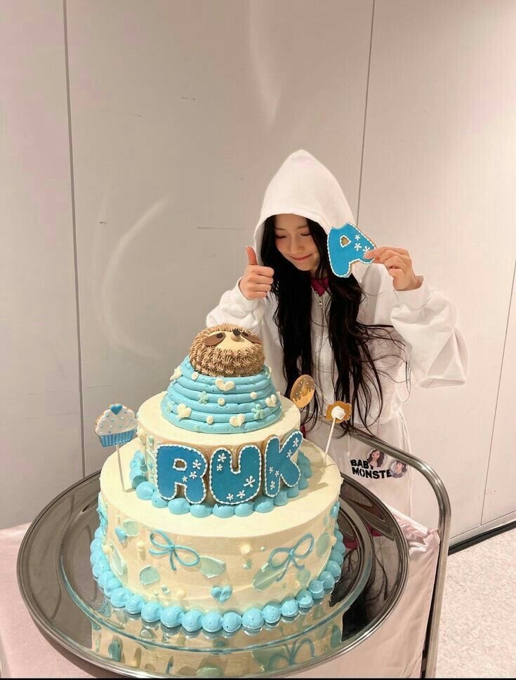 [📢] Happy Birthday, Ruka! 

We will always be right here, cheering the loudest for you. Here’s to an iconic year ahead, full of new records, amazing stages, and many more memories together 🎂✨

24TH GOLDEN KAWAIVERSE 
#Love2OurRUKA4Ever
#생일추카와이루카
#一番輝く_ルカの_誕生日