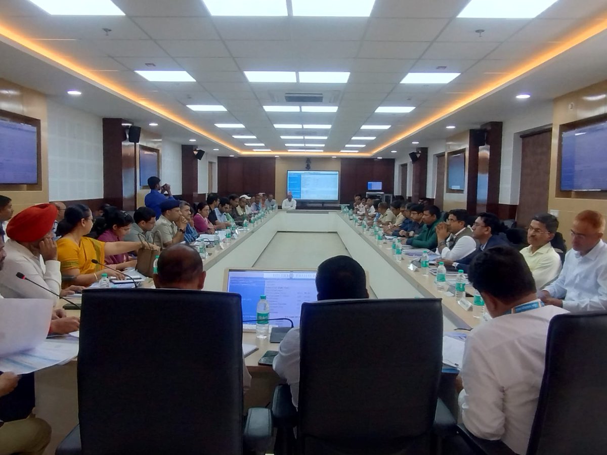sveepelection's tweet photo. Meeting with  representative of Political Party in presence of  General Observer Sir, Police Observer Sir, Expenditure Observer Sir, DEO Sir, CP Sir all ADM Madam/ Sir and all RO Sir
@CEOWestBengal https://t.co/XVfBdCURke