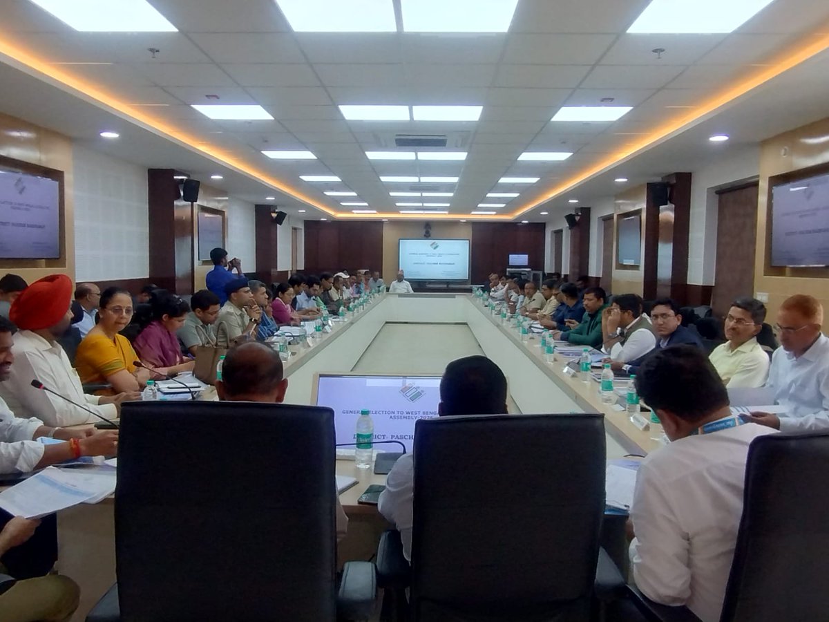 sveepelection's tweet photo. Meeting with  representative of Political Party in presence of  General Observer Sir, Police Observer Sir, Expenditure Observer Sir, DEO Sir, CP Sir all ADM Madam/ Sir and all RO Sir
@CEOWestBengal https://t.co/XVfBdCURke