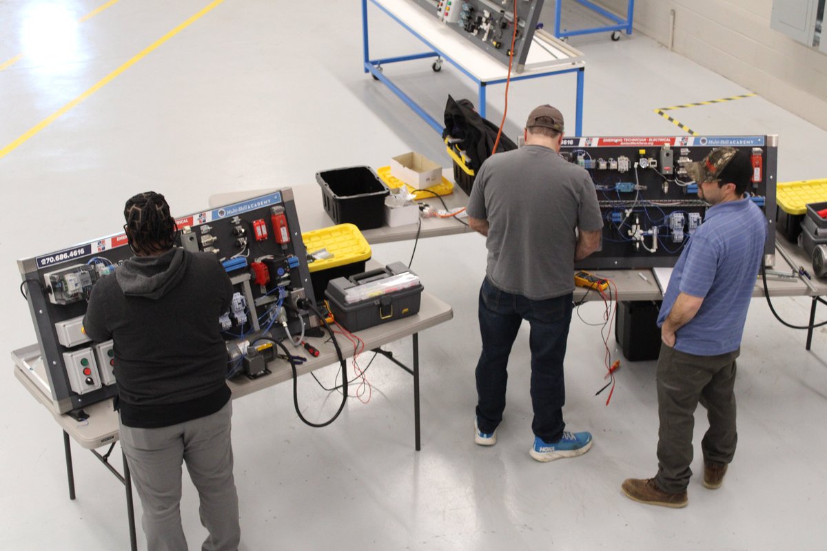 Great week at the AMTEC Institute for I4.0 Innovation (NSF ATE DUE 2350012)! Educators from KY, VA, MI, &amp; IN completed two days of hands-on Industry 4.0 labs + sessions on AI, CBE, and AR/VR. Thank you to our partners - zSpace, Multi-Skill Training Services, and Lowry Controls!