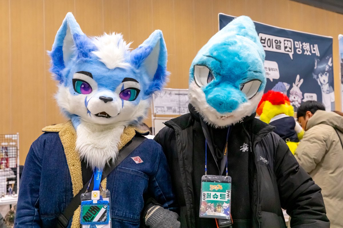 Crew_Furphoto's tweet photo. #하울수프 #Howlsoup
#FursuitFriday
칑긔칑긔
🌌🐺:센베/せんべい/Senbae
💧🦈:코볼/コボル/Cobol https://t.co/p4eHiQIVGv