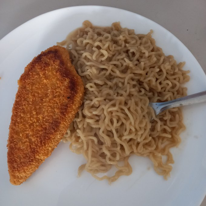 Pobre Raiz tweet media