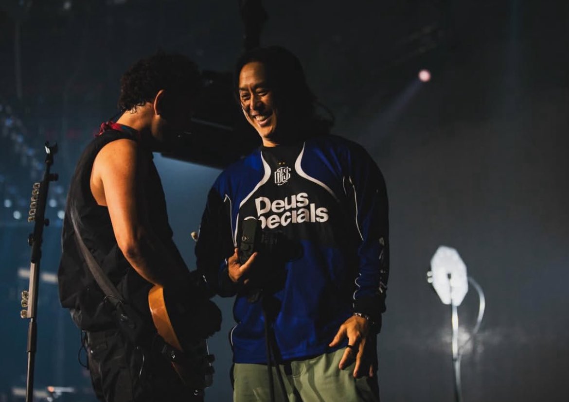 a.🍍| fan account tweet media