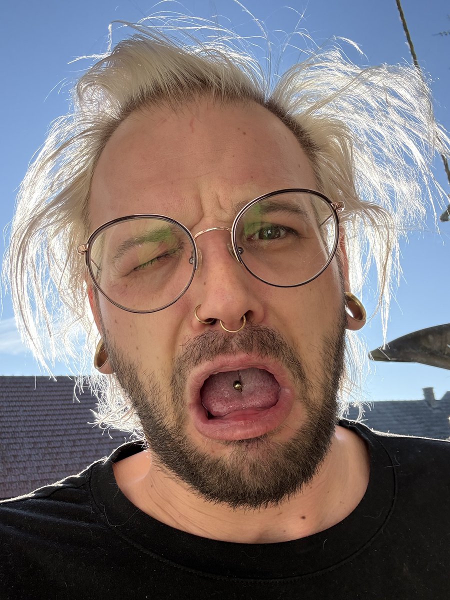 MrGreenity tweet media