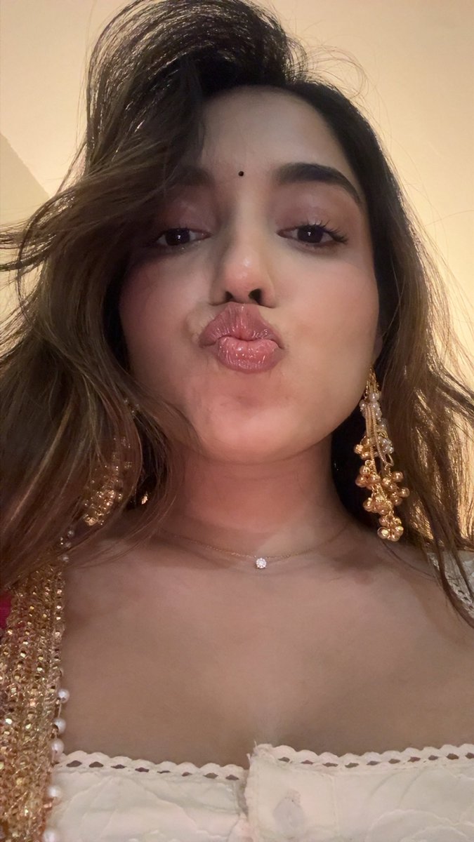 LIQUID flyado | Aditi🌸 tweet media