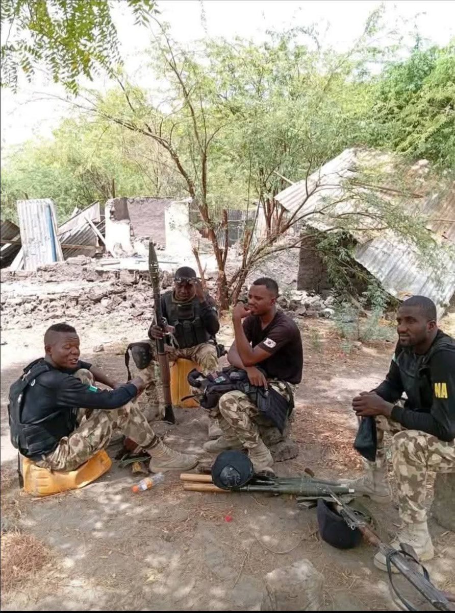 abdullahayofel's tweet photo. This solder He wrote and very interesting to read 👇 ❤️ 

2024 After taking a chill photo in the biggest camp of ß0k0 Hąram In Gamboru ngala axis.

Within a few minutes everywhere became cha0tic. We stood our ground as men, fought for roughly 16hrs tho we lost some brave men, but at the end. we came out victorious. 

We defended our country and loved ones, within seconds I heard an expl0sion of a vehicle borne IED (Suiciďe b0mber). I almost gave up, I thought my family won't see me again but guess what, my colleague grabbed me on the right hand he said Edwin, get up are you still loaded? I replied, I'm low on ąrmor. 

He said oya na take magazine fiqht never finish, then I saw åttąck jet above our head, it was just like a movie set, I saw hěll but as a man that took the 0ath of allegence, I never gave up. We fought and over powered them. kiIIed at least 60 of them. 

Some people will tell me Rico come back home, no be your papa get the work, I'll always reply if we no defend our country who go do am for us. 

Always thank a soldier when you see one, they're paying a supreme price for you to be at peace.

Despite anything don't give up. 🇳🇬😍