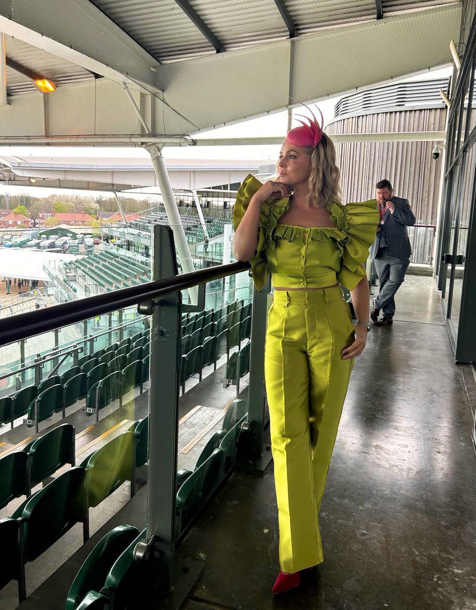 tv presenters tweet media