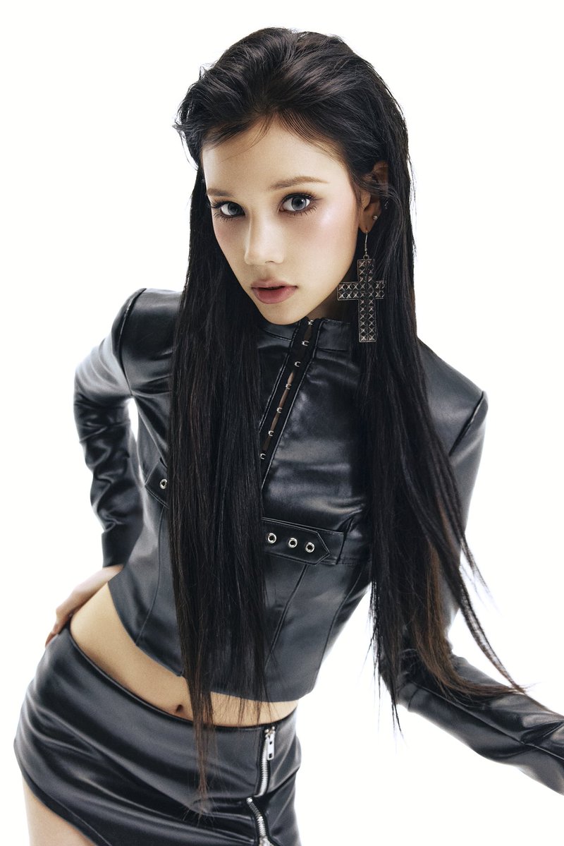 hiyyih files tweet media