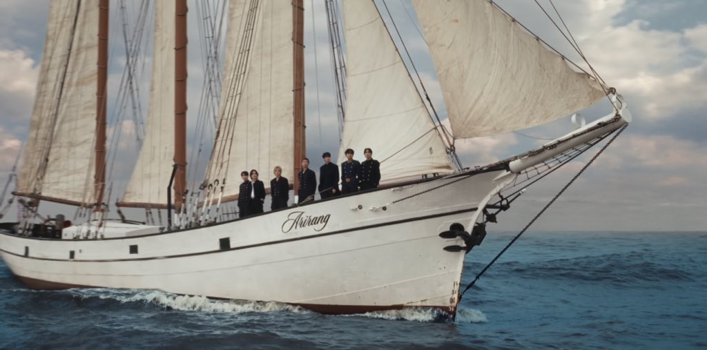 BTS Updates, News & Charts ⁷ tweet media