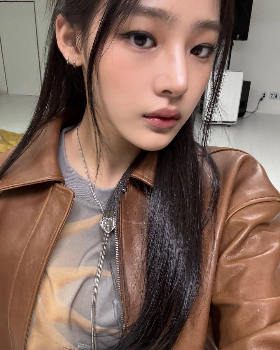 n년전 오늘의 민지 tweet media