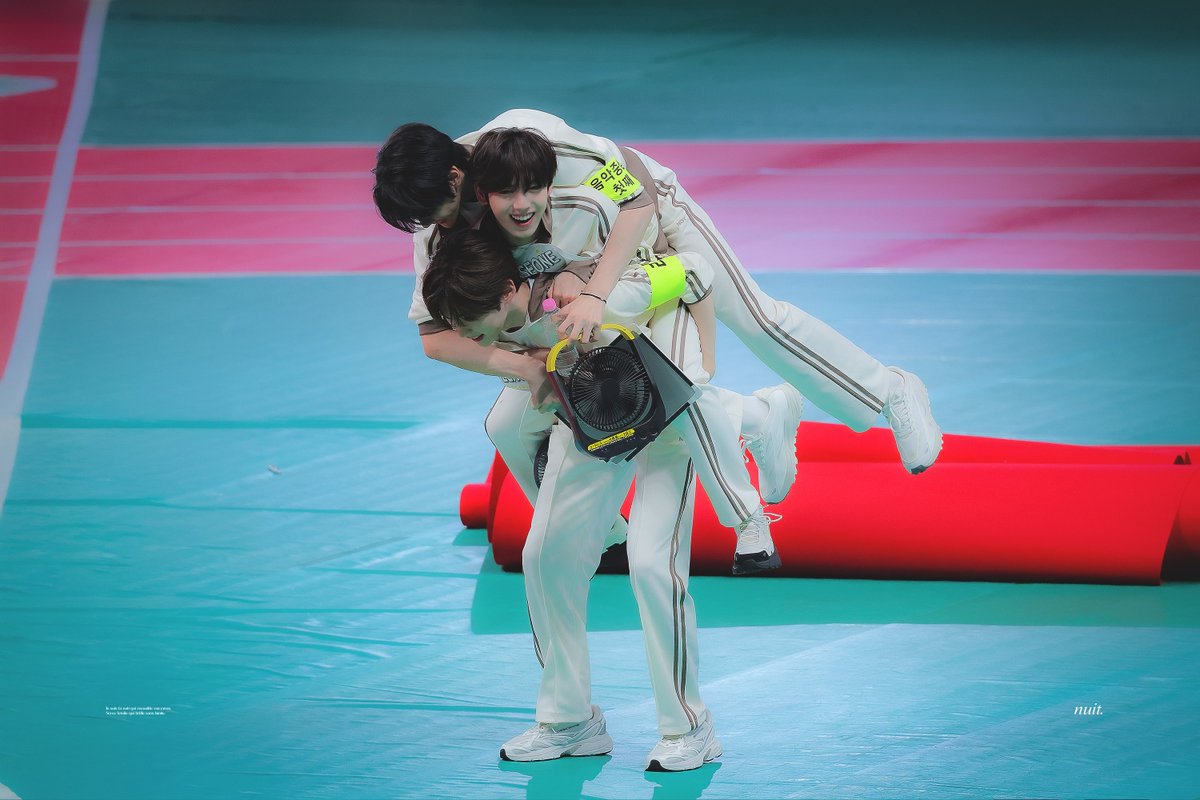 𝒏𝒖𝒊𝒕. tweet media