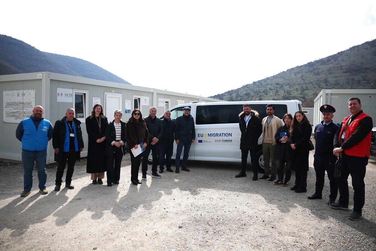 EUinAlbania's tweet photo. This week, we were in Kapshticë as part of the #EU4MIGRATION 🇪🇺 project supporting people on the move, including unaccompanied and separated children.
Through this project, the European Union and our partners in Albania are supporting the strengthening of protection services and inter-institutional coordination. Such coordination is key to ensure the integration of unaccompanied minors in the national child protection system
The visit highlighted the importance of cooperation between national and local authorities and stakeholders to ensure timely identification of migrants’ needs, their referral to appropriate services and assistance.
We have provided the municipalities of Devoll, Gjirokastër, and Konispol with vans to enable safe, standardised, and documented transport for children on the move who are in need of assistance.