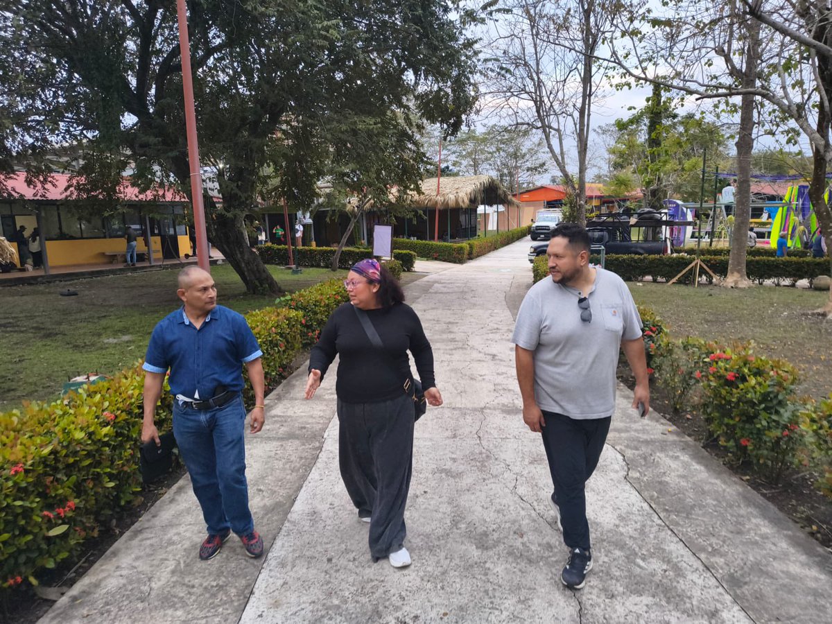 Ya llegué!!!!
Estoy en Cumbre Tajín 2026, con mi colección de pinturas “Veracruz brilla”, al rato se monta; vengan a verlaaaaaaas, agradezco todas las atenciones del equipo de SECVER. 
Mañana se inaugura Cumbre Tajín. 
Es el evento más importante de cultura de mi Estado.