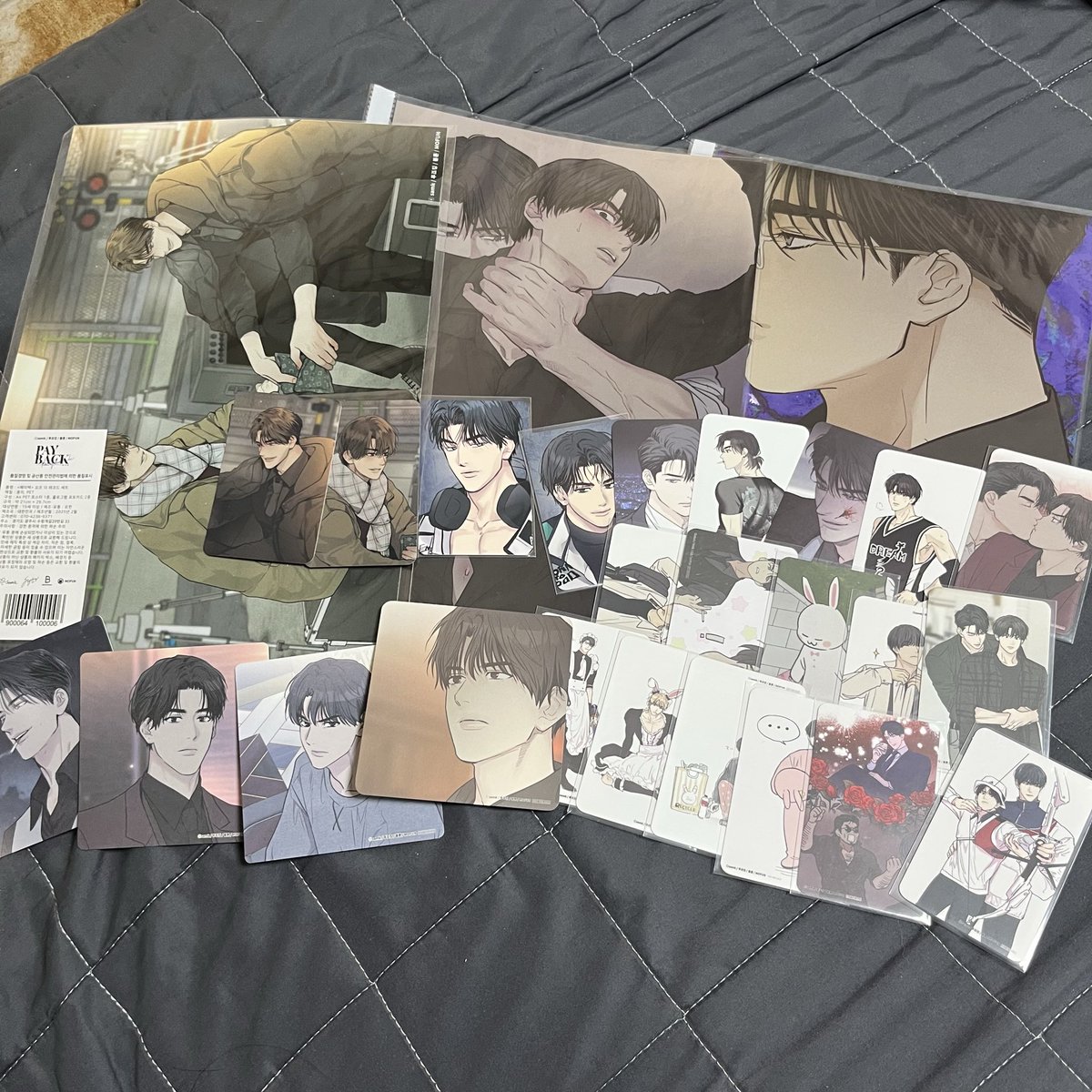 zb_134's tweet photo. BL 모펀 페이백 포카 엽서 굿즈 일괄 양도

가격 - 200,000원

구매 또는 양도 받은 후 보관만 하였으나 공정상 또는 양도 받을 때부터 있던 하자가 있거나 있을 수 있습니다! 하자에 예민하시면 구매를 피해주시고 자세한 인증은 디엠 주세요

방문포카 기스 예민하시면 구매 ❌ https://t.co/yWsPnHtiVe