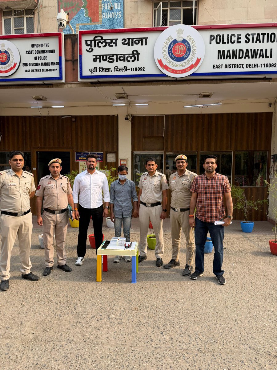 RohitKumarNews's tweet photo. मण्डावली थाना पुलिस की बड़ी कार्रवाई, 23 मामलों में शामिल आरोपी गिरफ्तार https://t.co/S5XFhlYDMl