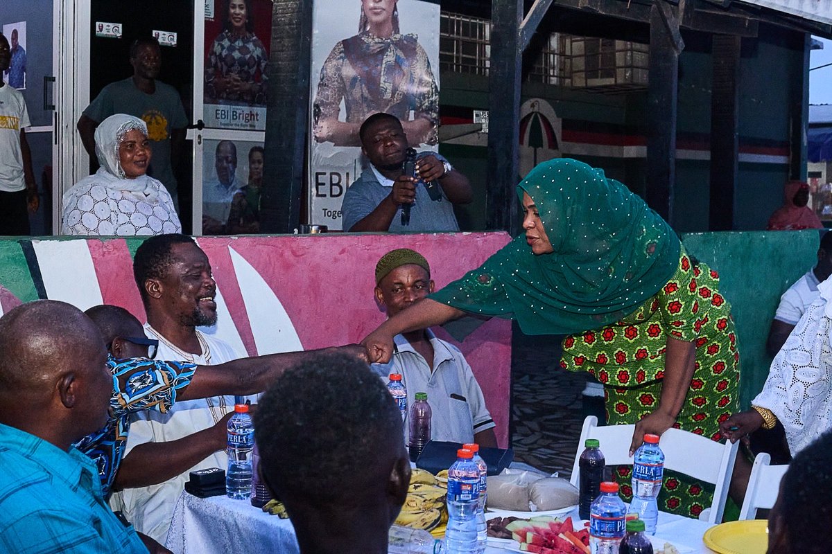 Ebi Bright tweet media