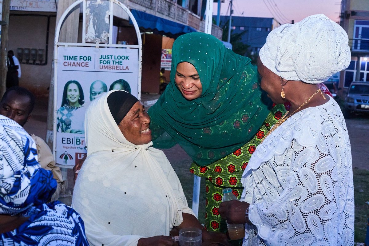 Ebi Bright tweet media