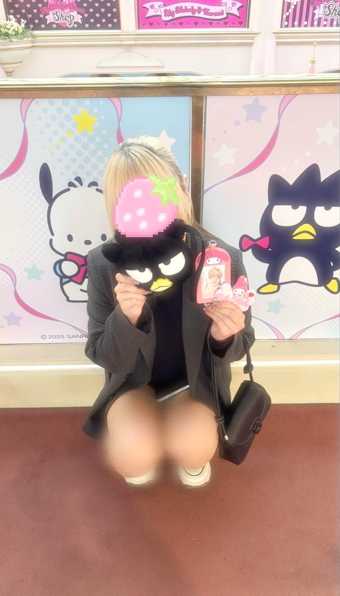 y0us4ng's tweet photo. ピューロでサンリオ~~💗
ジュンソさん(ポチャッコ)とリオさん(バツ丸)にも挟まれてきた https://t.co/E5AsexgkJW