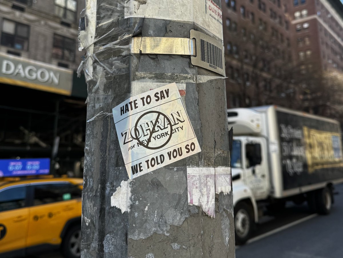 Manhattan Mingle tweet media