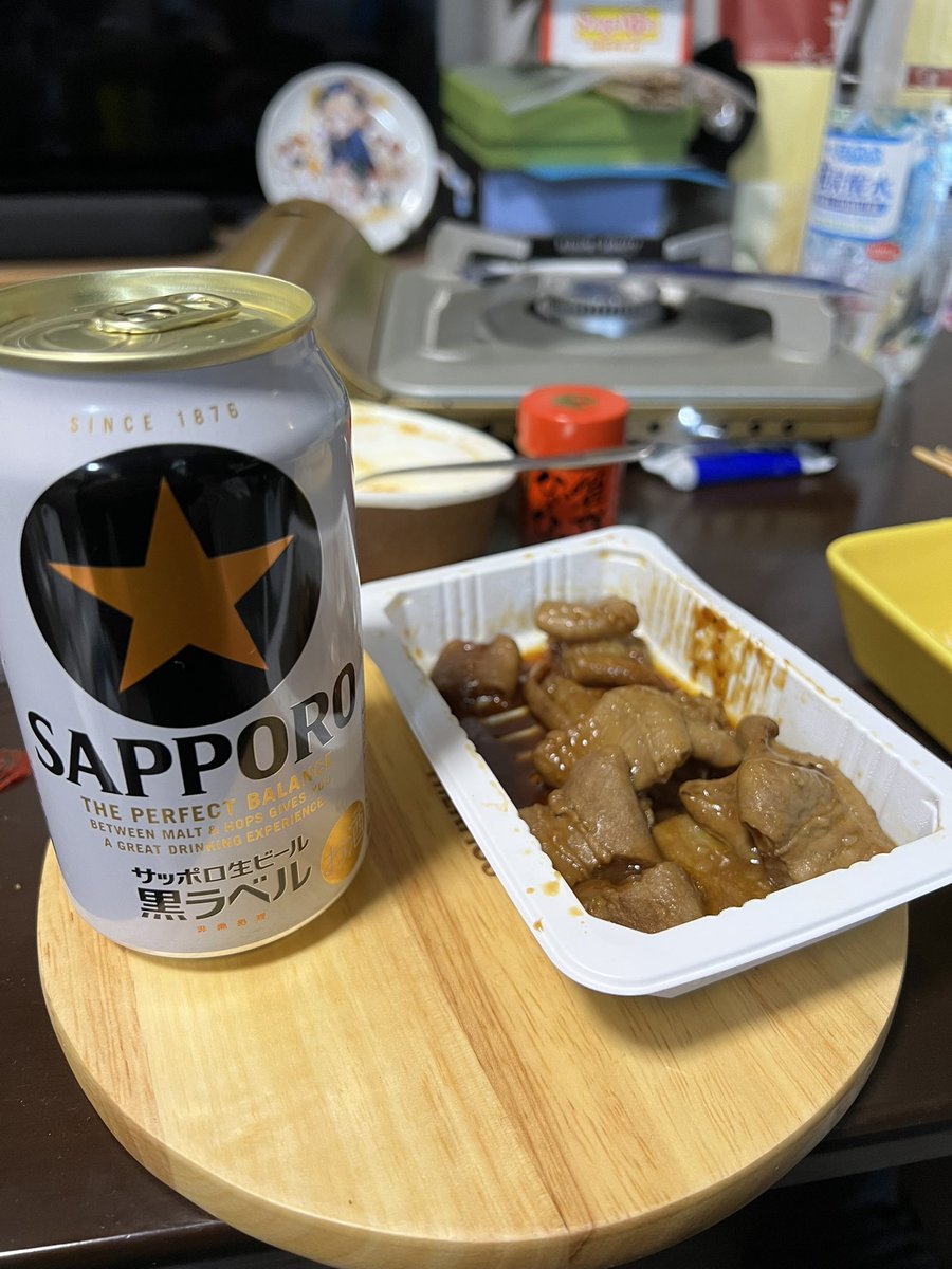 usaemon's tweet photo. 残業��き怒りの家飲み💢 https://t.co/5CLbo5LQNz