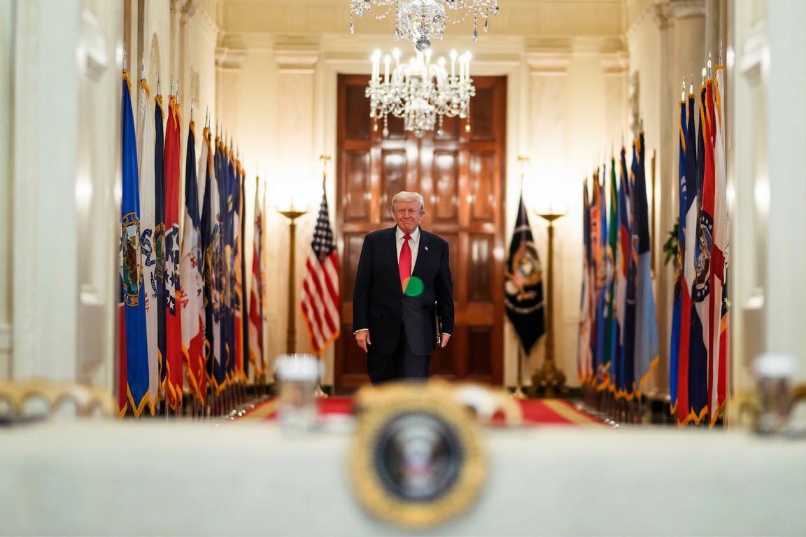 Apple Lamps tweet media