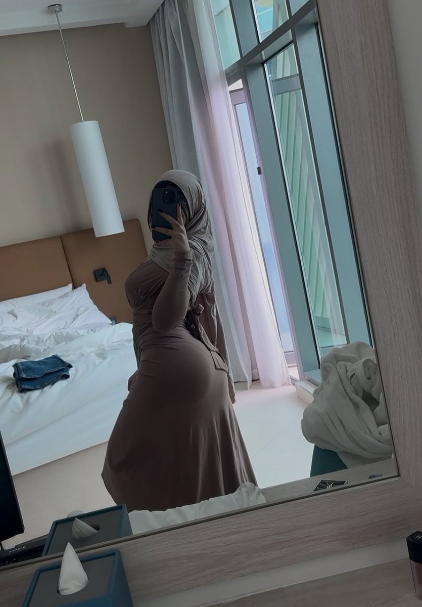 Ayeshafatema3's tweet photo. 🌙 raat 🤭 https://t.co/NEW2mZ7Mfl